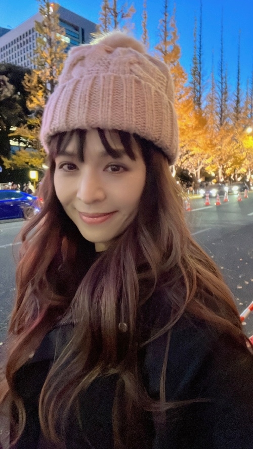 林葉亭建議讀者可多運用髮帶、帽子，不但可以增加造型變化，又可遮白髮。