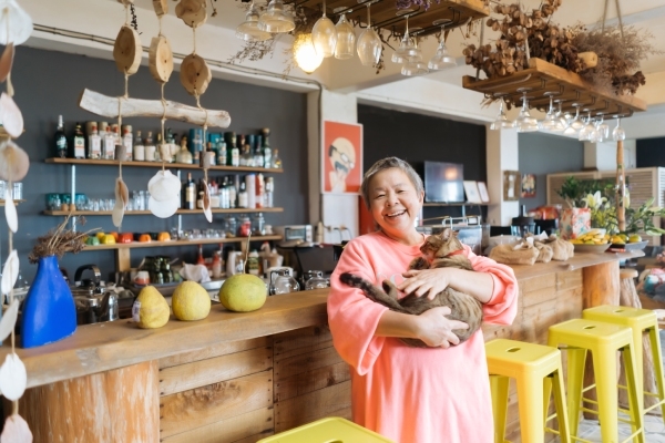 有貓相伴，替Janey的生活增添許多色彩。