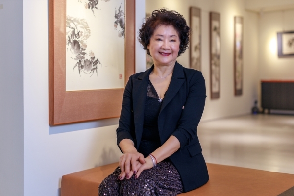 不跳舞的時候，李中華也時時留意體態，讓自己看起來優雅有精神。（圖片來源：葉琳喬攝）