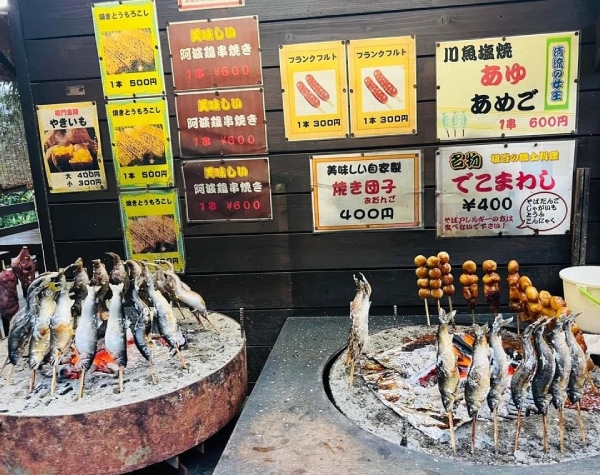 邱一新曾經很著迷於米其林餐廳，但現在即使是小吃，他也吃得津津有味。（圖片來源：邱一新）