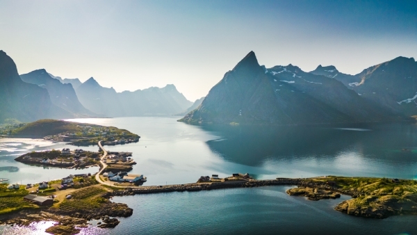 挪威羅弗敦群島景觀壯麗，令人捨不得移開視線。（圖片來源：林仲亮）
