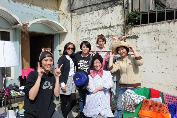 徐譽庭與工作室的夥伴合影。（圖片來源：徐譽庭）