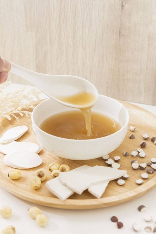 四神滴雞精選用正統四神漢方，幫助調整食慾，促進消化。