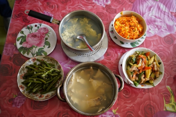 為長輩備餐，除了營養均衡、也要留意長輩的進食狀況在口味、烹調上適時調整。