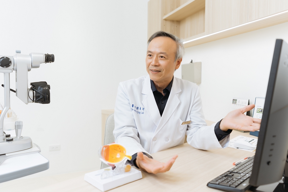 賴威廷醫師表示，身處科技時代很難避免長時間接觸藍光，但一定要有意識的減少接觸時間，讓眼睛休養生息。