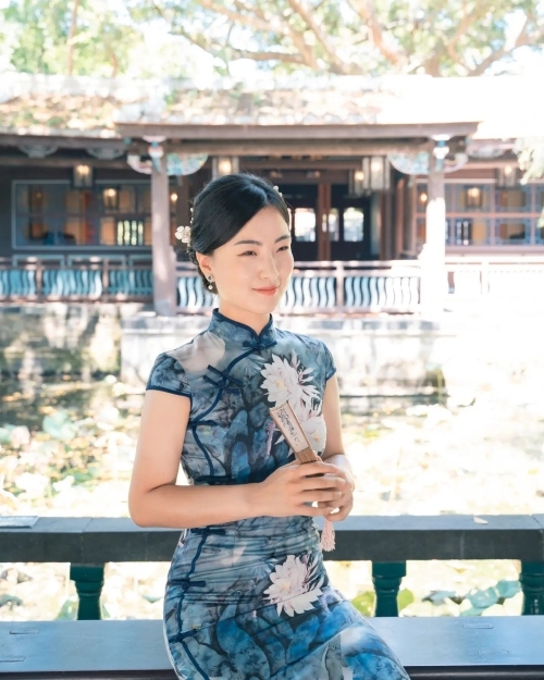 板橋林家花園的庭園迴廊，和旗袍很搭！（出自IG@todaycptw）