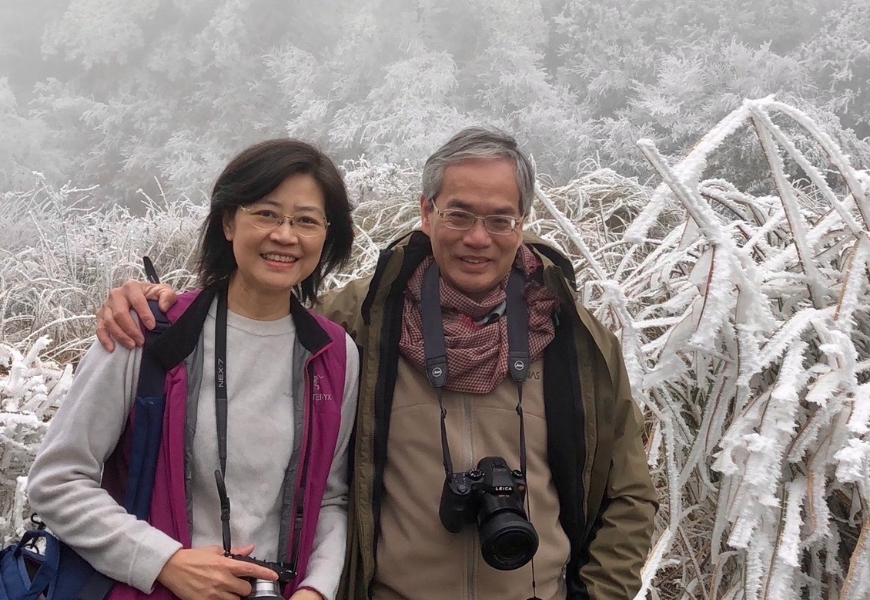 陳威明和同為醫師的妻子林佩玉，伉儷情深。 