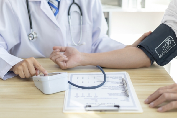 慢性病症狀初期並不明顯，40歲以上建議養成定期健檢的習慣，掌握自身健康狀況。