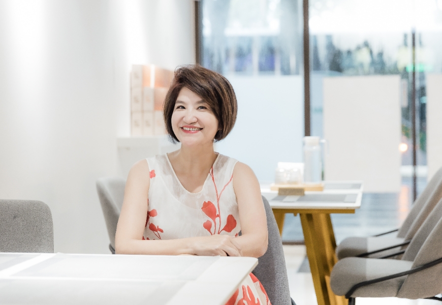 夏韻芬建議，若要找尋合適的旅伴，可以先從一次下午茶開始。（圖片來源：日常散步．李盈靜攝 場地協力／LSMM初常咖啡）