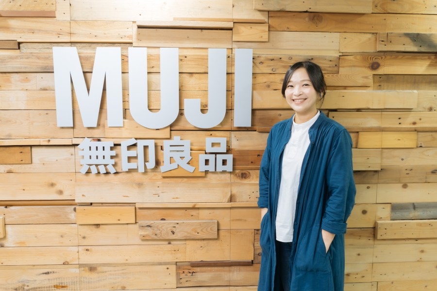 林欣韻說，在門市工作的夥伴都會穿上無印良品的服飾，看起來更顯「無齡」，也有助新人融入公司文化，成為「無印人」。