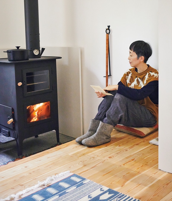 山上的冬天難免嚴寒，暖爐絕對是必備用品。（出自天然生活） 