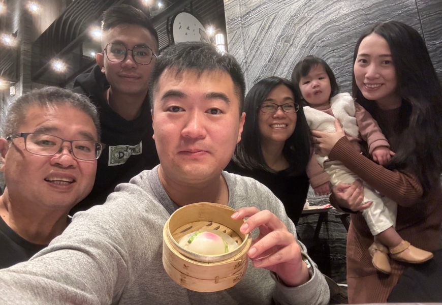 陳國梁、陳皓郁父子兵，分別經營天然鑽石與培育鑽石。（圖片來源：高愛倫）