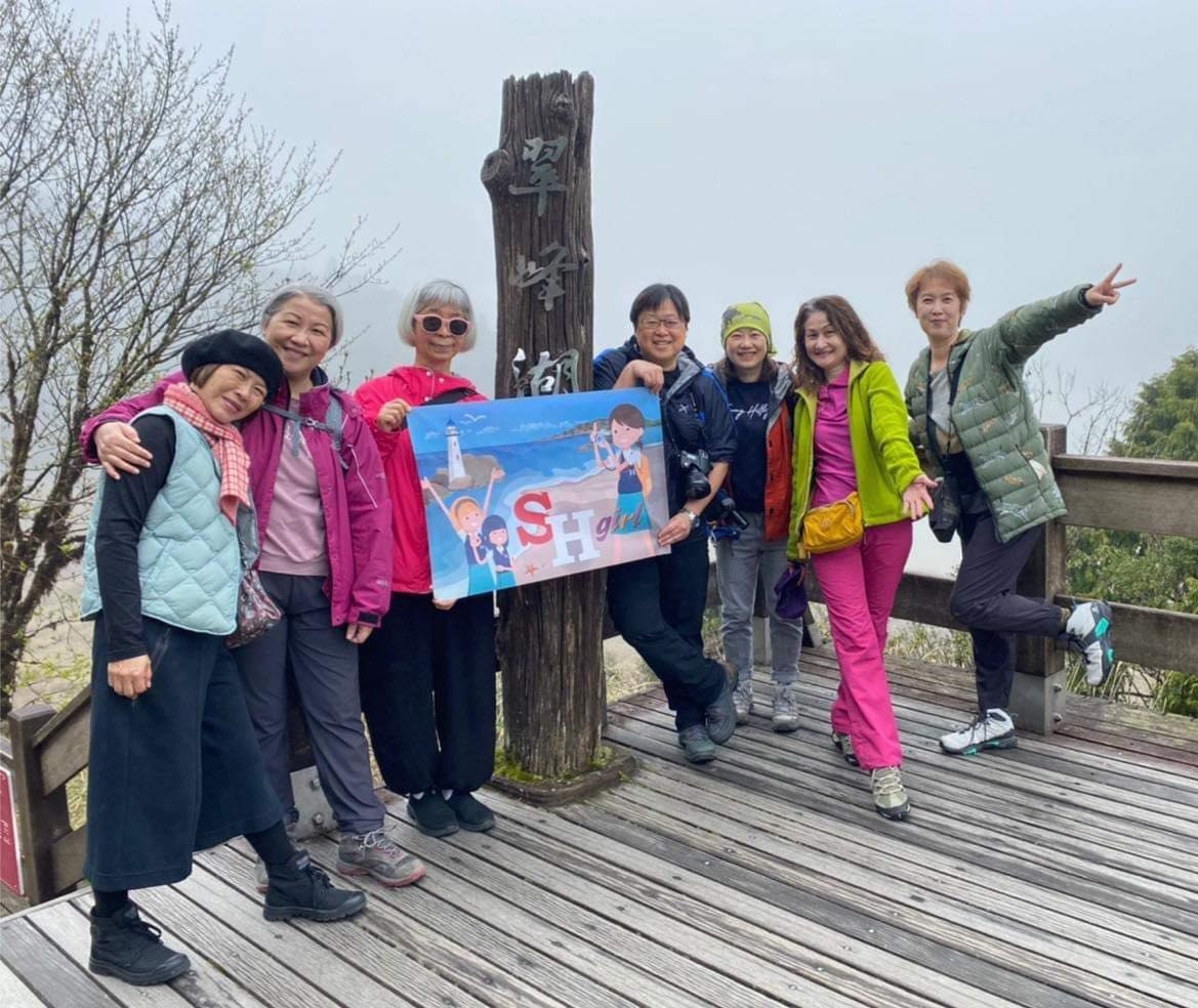 同學一起到翠峰湖，罹癌的同學走得氣喘吁吁，但在同學陪伴下，她也走完全程。（圖片來源：邱宜怡）