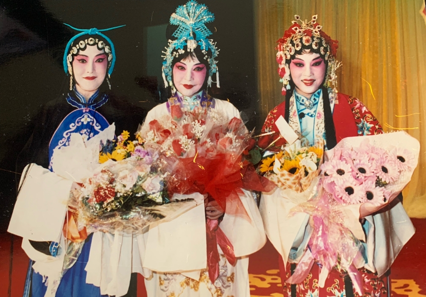 李珠與北一女南加州校友會的校友一起學京劇，還在洛杉磯粉墨登場。（圖片來源：李珠）