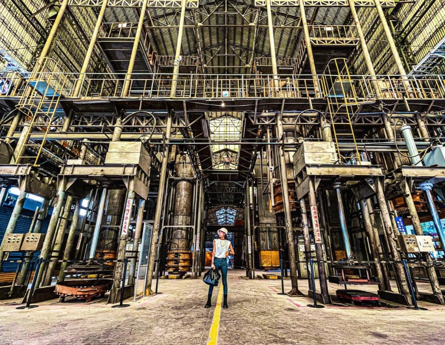 侯米說：「從來不知道製造菸葉的機具這麼的壯觀！」