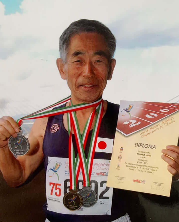 60歲後才開始跑步的田中博男，不僅奪牌無數，更留下了許多世界紀錄。（出自Daily新潮）