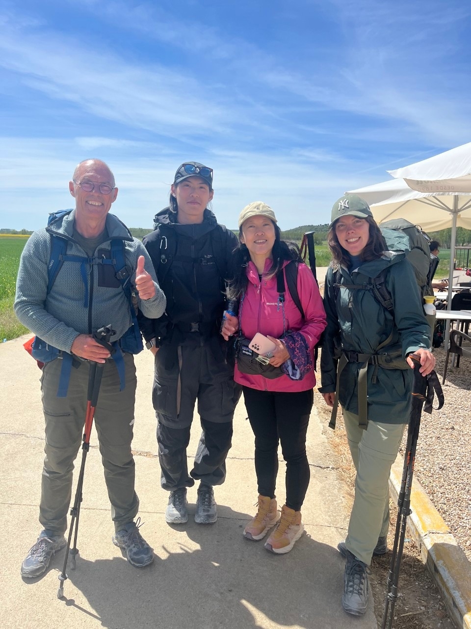 沿途中,李湘婷和Brian遇到一對來自荷蘭的父女。她笑說:「那位荷蘭女兒也會唸她爸爸,跟我兒子唸我一樣!」