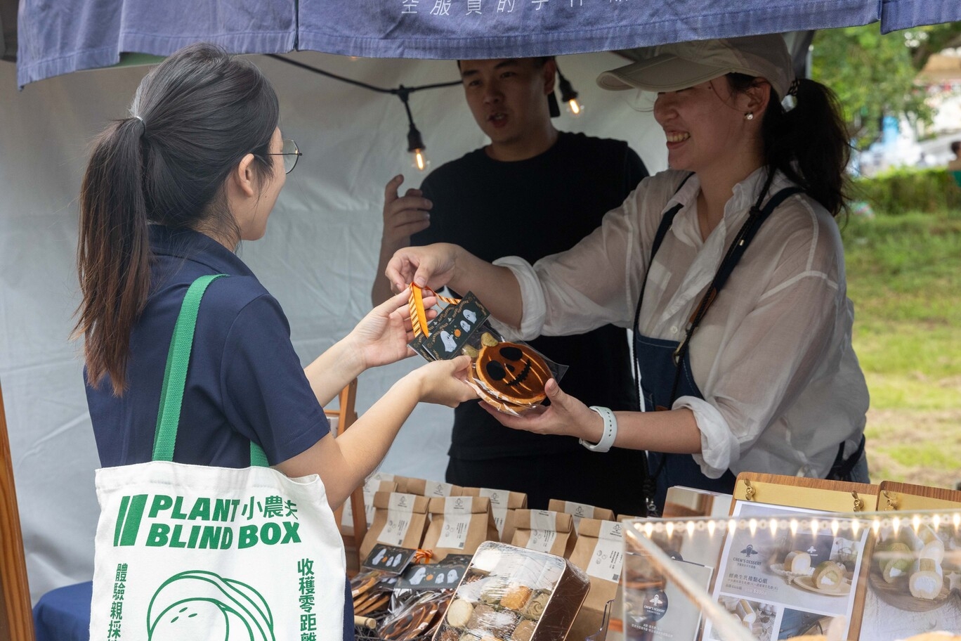 現場集結空服員的手作甜點等多家質感美食，受到觀眾歡迎。