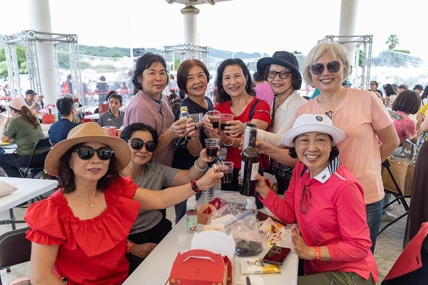 VIP座位區，不少《50+》會員廣邀親人、同學、好友同樂。