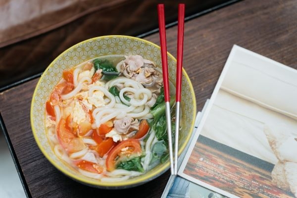 超簡單的番茄蛋花湯麵，簡單美味又能提升免疫力。