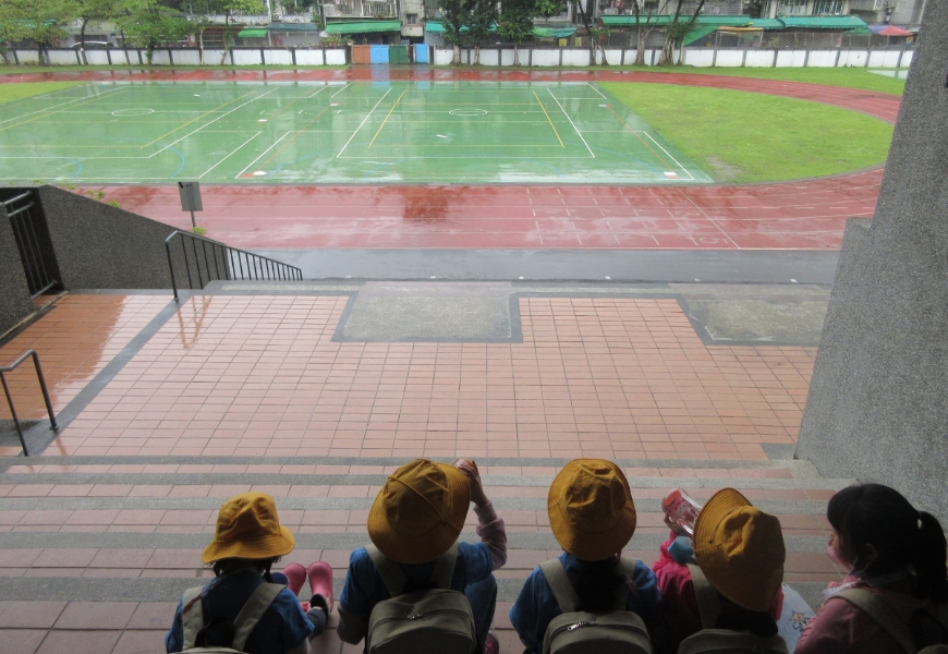 擔任幼教代理教師多年，楊靜芳50歲決心為自己出發，花了4年終於考上正式教師。