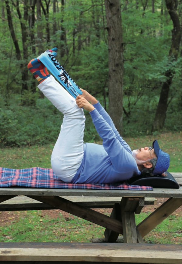 改善血液循環的「消除小腿水腫的姿勢」。