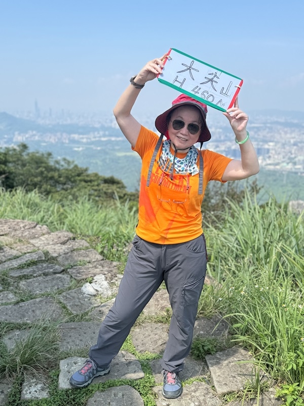 原本完全沒有運動興趣的余宜芳，在朋友的邀請下一試成主顧，也愛上步道健行的揮汗暢快感。（圖片來源：余宜芳）