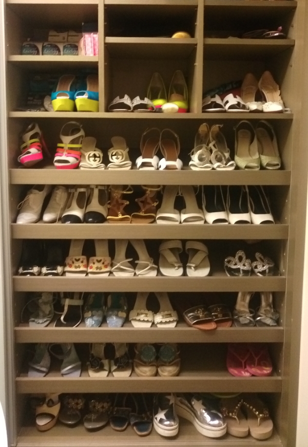 羅霈穎的壁櫥鞋櫃,足見其個人風格。