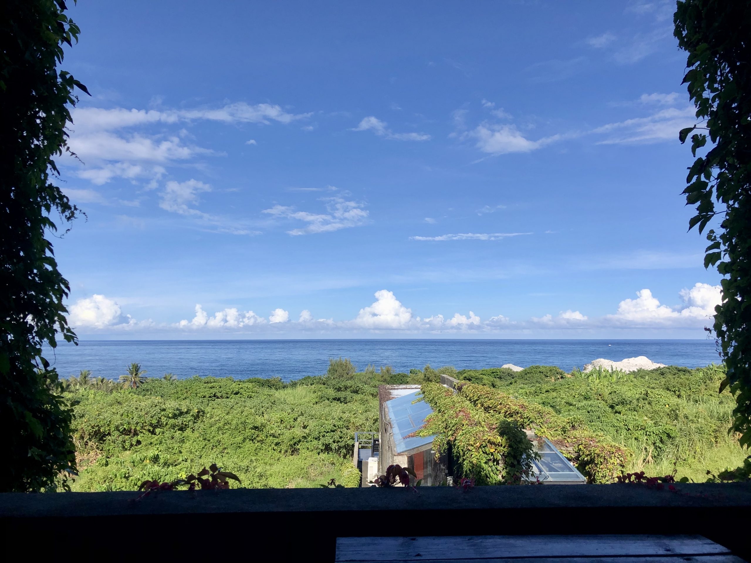 花蓮有很多別具特色的民宿，讓人可以在此放慢腳步，享受不受打擾的時光。（出自沙漠風情官網） 