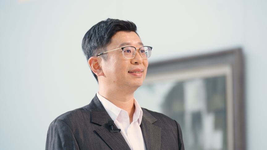 龍巖前禮儀處副總/現任龍巖策略長室特助程一方