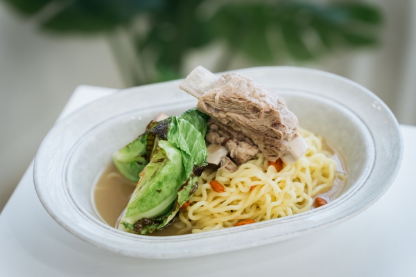 有濃濃南洋風的肉骨茶拉麵。