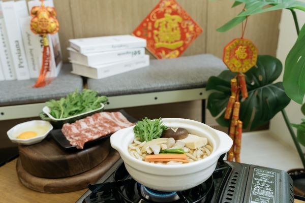 「牛轉乾坤鍋」-牛肉壽喜燒，代表力量與繁榮，轉運添福。