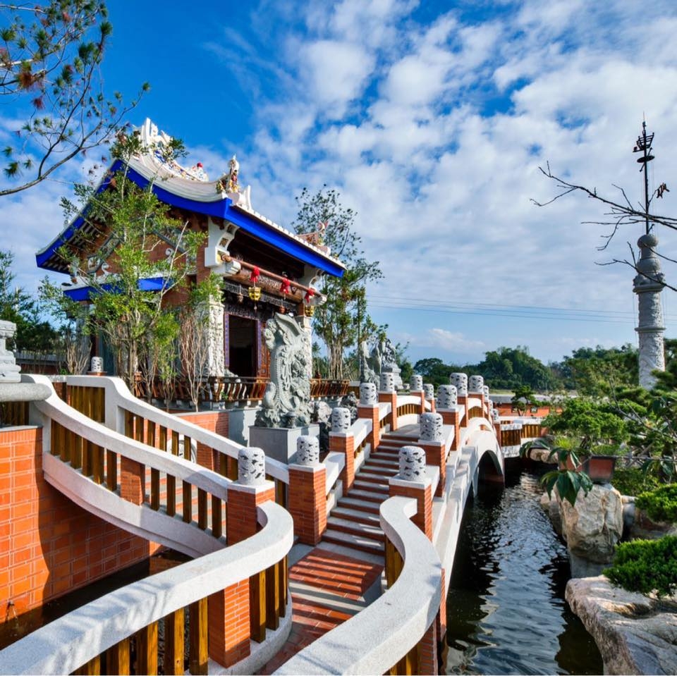 由私人出資打造的「寧濟御庭」園林山水文化園區，以中式園林造景為特色。（出自寧濟御庭臉書專頁） 