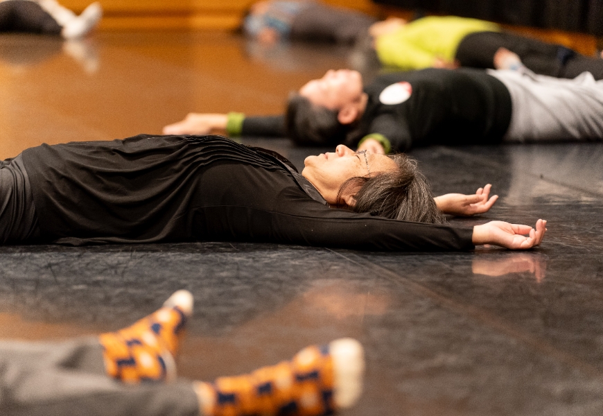 活動開始前，老師引導大家身體掃描。