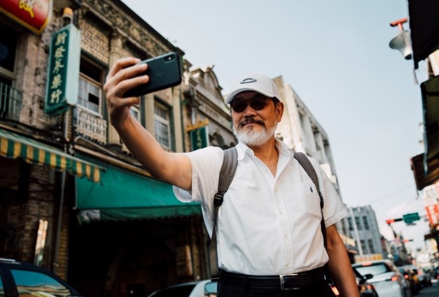 自學拍片當YouTuber，讓林經甫的退休生活更加精采。（影巷26號攝）