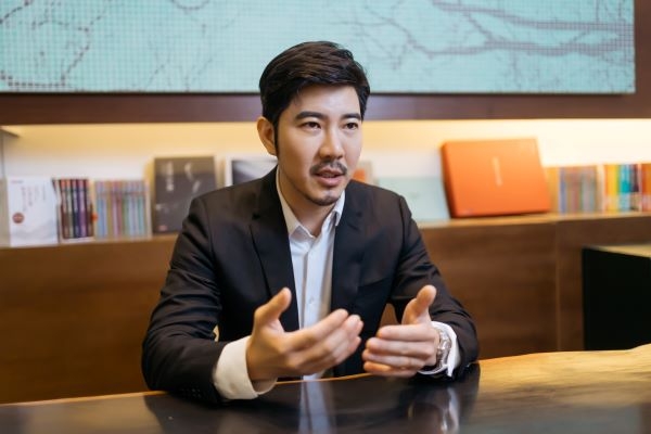 慷碩生醫舒冷清新漱口水含有P113+,趙院長說明適用於全方位口腔微生態護理。
