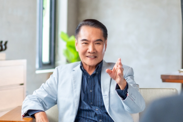 老行家創辦人李成壽從年輕就注重養生，並矢志讓更多人吃得起燕窩(圖片提供：老行家)。