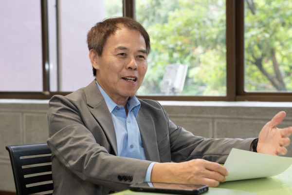 洪聰敏教授以全人健康行為管理為核心，從習慣養成到情緒韌性，打造身心平衡的永續力。