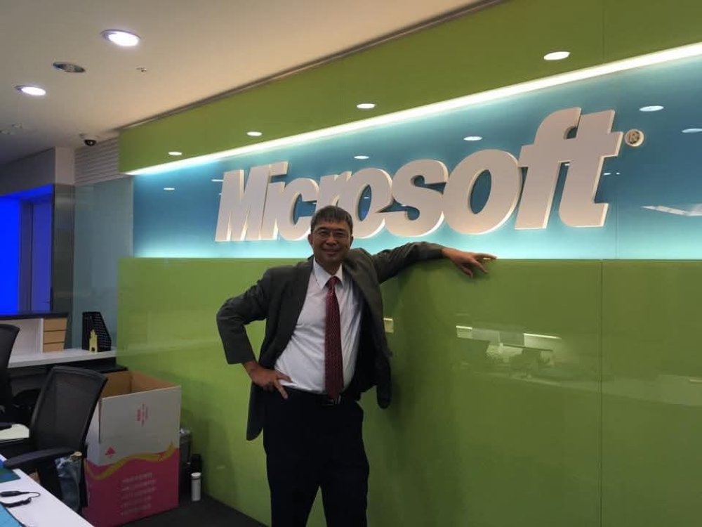 林三元曾任高階經理人，退休後走入自然推廣草編文化。