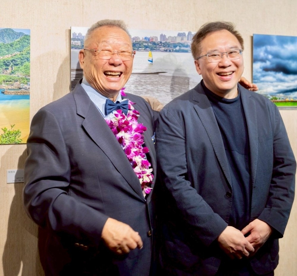 雙和醫院副院長林乾閔（右）替廖清輝開刀，讓他感念在心。