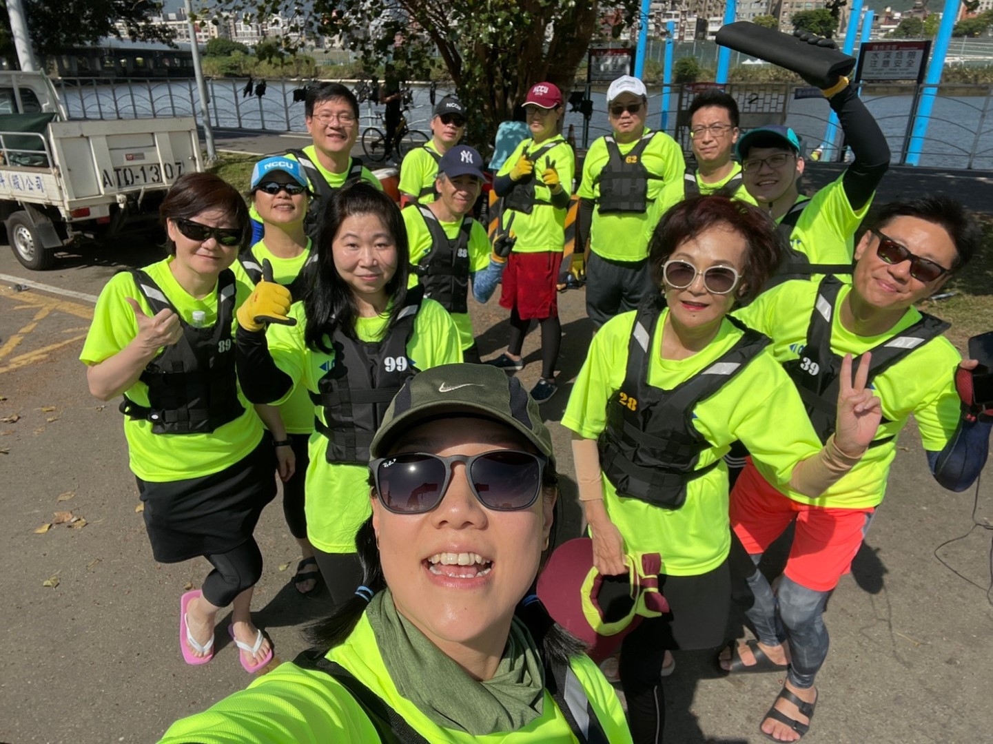 胡錦常和同學們相約運動，許多年輕同學都常擔心她受傷，讓她感受自己像個「寶」被呵護著。