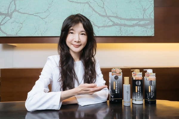 鍾佩宜醫師建議平日就要保養頭皮，使頭皮頭髮得到充足的養分。