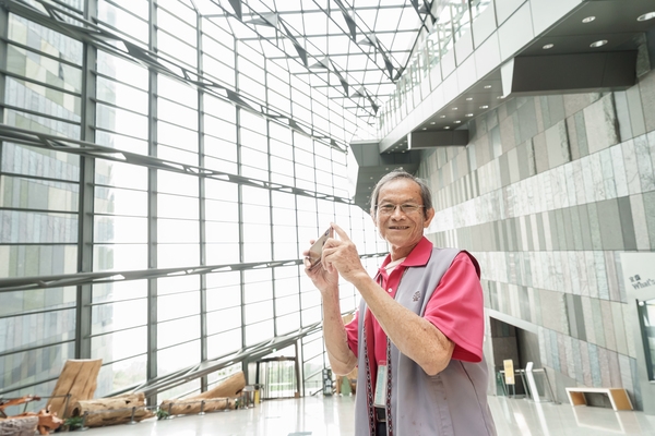 擔任蘭陽博物館志工，讓邱境城的退休生活充實愉快。 