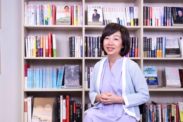 丁菱娟認為只要保有好奇心、願意嘗試新事物與維持身心健康，無論幾歲都能保持在最好狀態。