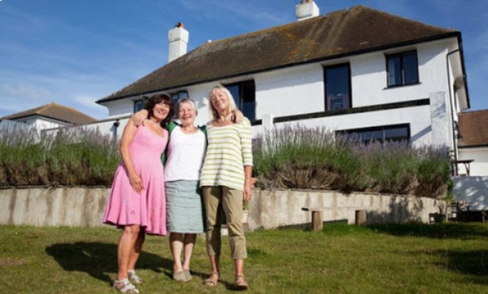 熟齡族想找人合租，可以上英國合租公寓網站「Cohabitas」。（出自Cohabitas網站）