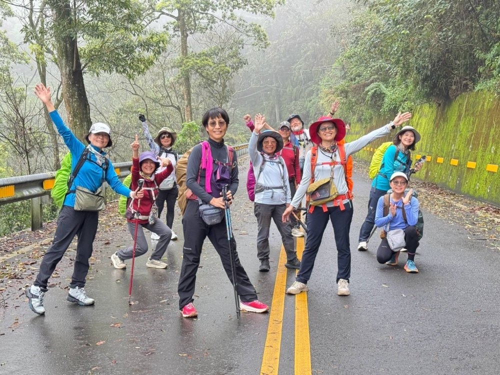 因為徒步，大家從陌生到熟悉，彷彿回到青春年少參加夏令營的時光中。