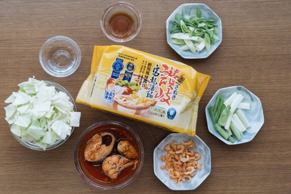 鯖魚罐頭加上日本職人精神製作的急凍熟麵，美食快速升級。