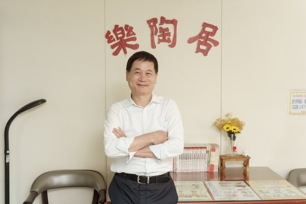 日勝生集團康養處協理劉文琦分享，協助打掃等家事，是熟齡族的一大需求，特別對許多做了一輩子家事女性來說，是從此鬆口氣。（圖片來源：影巷26號攝）