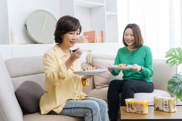 50後的人生和朋友一起享受美食，就是最愉快的時光。