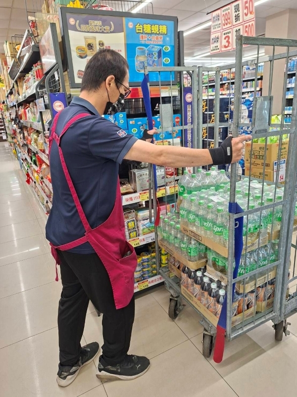 全聯推進熟齡友善服務。(圖片提供：全聯福利中心)